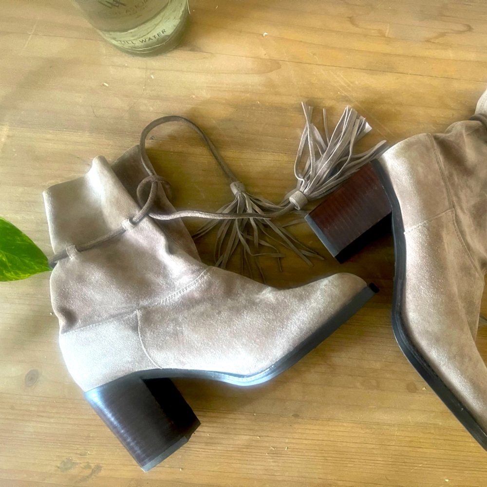 Jeffrey Campbell Suede Tassel detail ankle boots/ NWOT / Sz 8.5